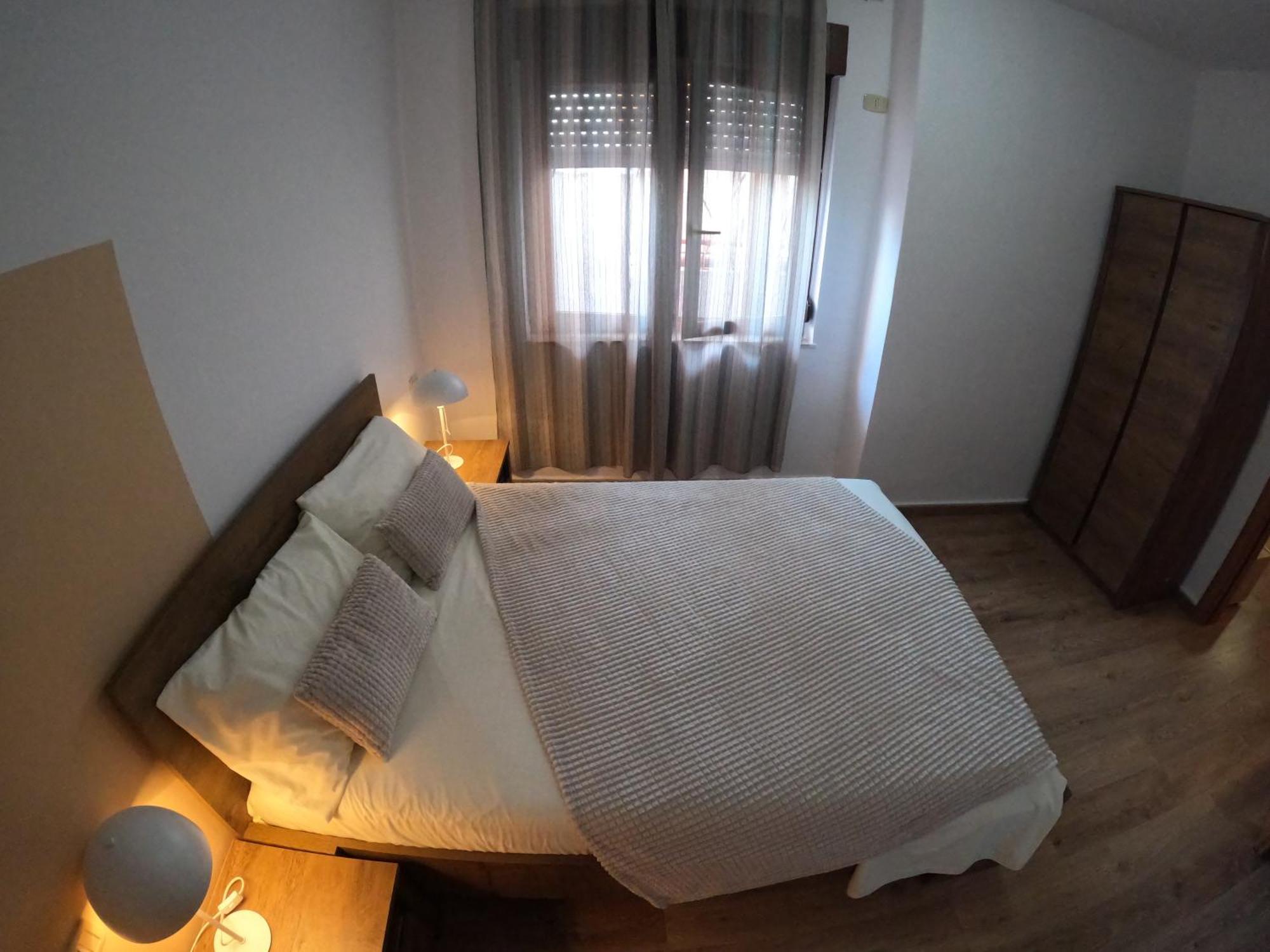 Angie's Perfect Location Flat - Walk To Sights Tirana